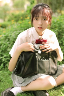 亚洲精品久久区二区三区蜜桃臀